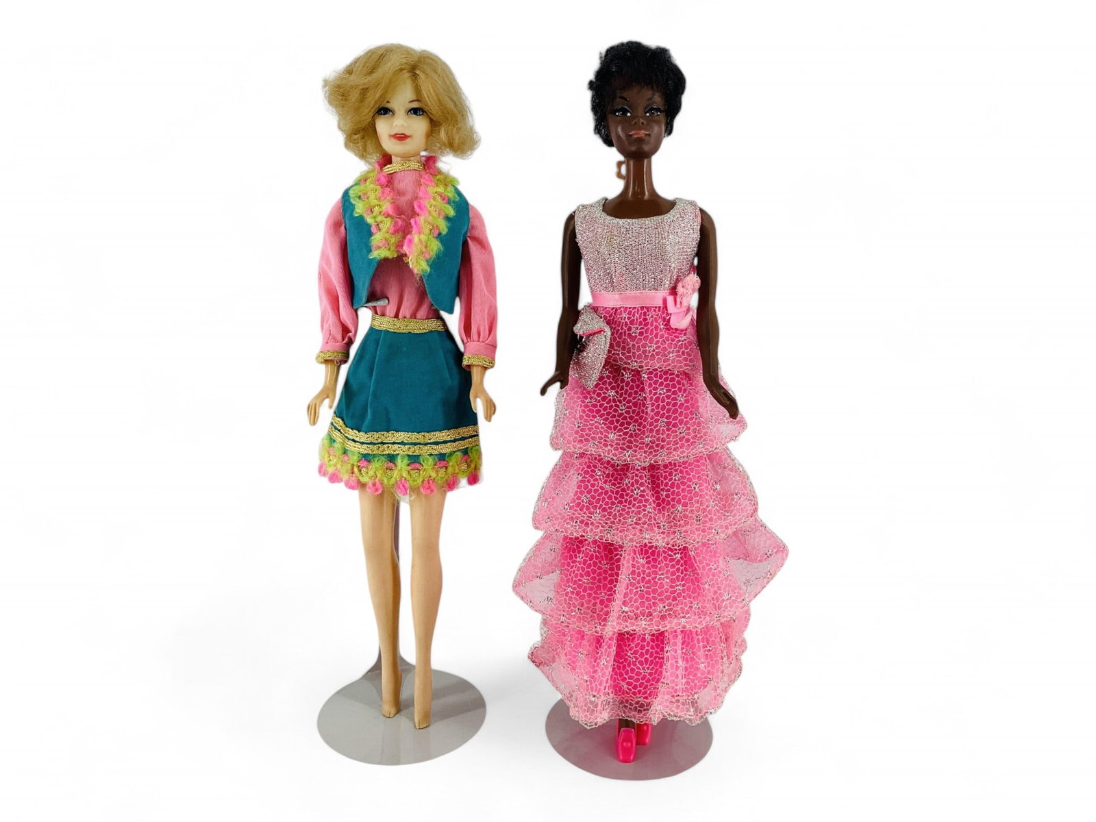 Extremely Nice Talking Julia & TNT Stacey W/ Great Mod Outfits: Extremely Nice Talking Julia & TNT Stacey W/ Great Mod Outfits (2) Very pretty dolls including (1) Talking Julia - mute - beautiful high color makeup - long eyelashes - legs click and hold - nice body