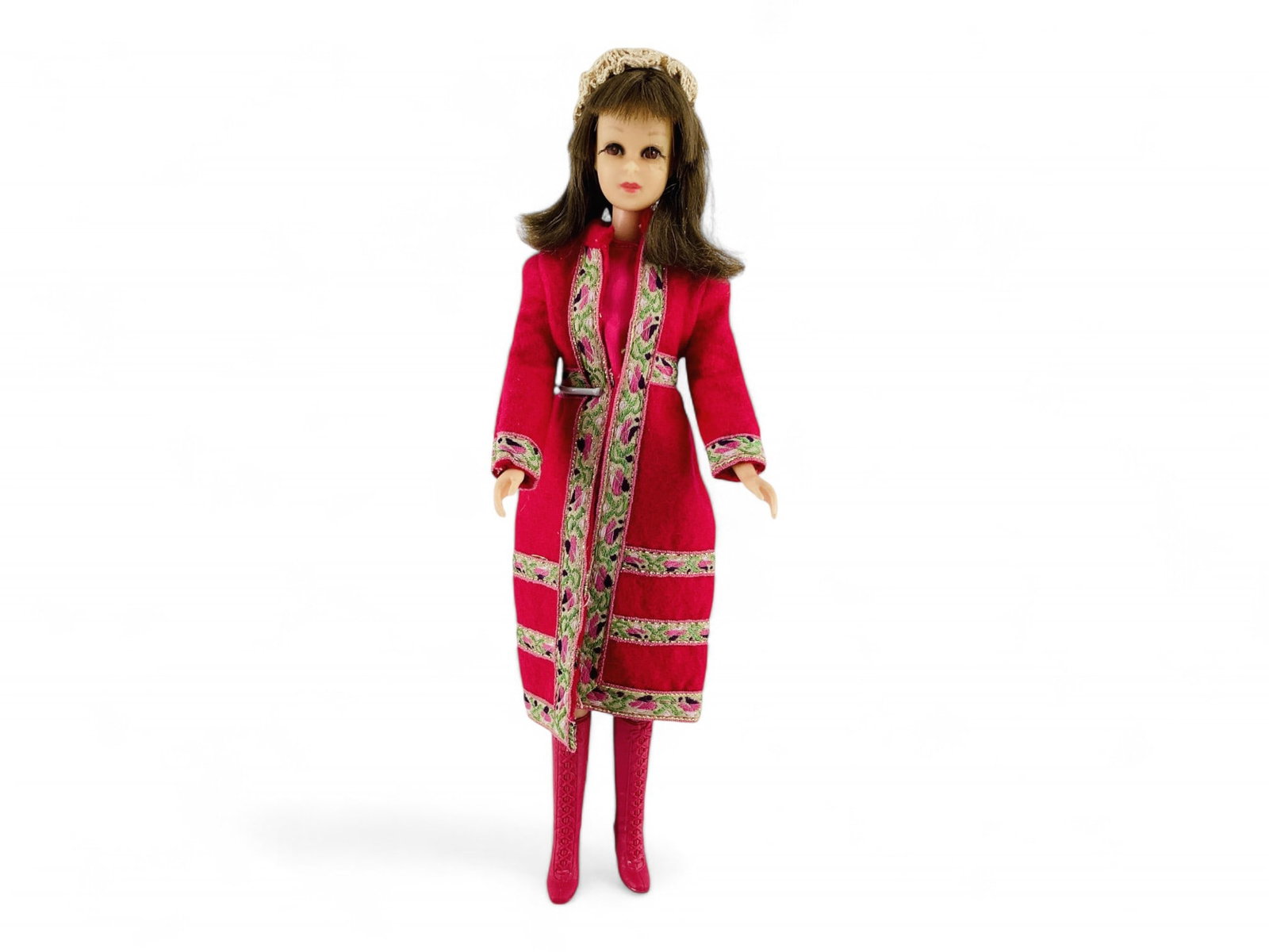 Brunette Tlc Francie Wearing Peach Plush (Complete): Brunette Tlc Francie Wearing Peach Plush (Complete) (1) Pretty Francie that has condition issues including a small deep scratch under eye, legs won't click or hold pose, skin on back of knee has 2 pro