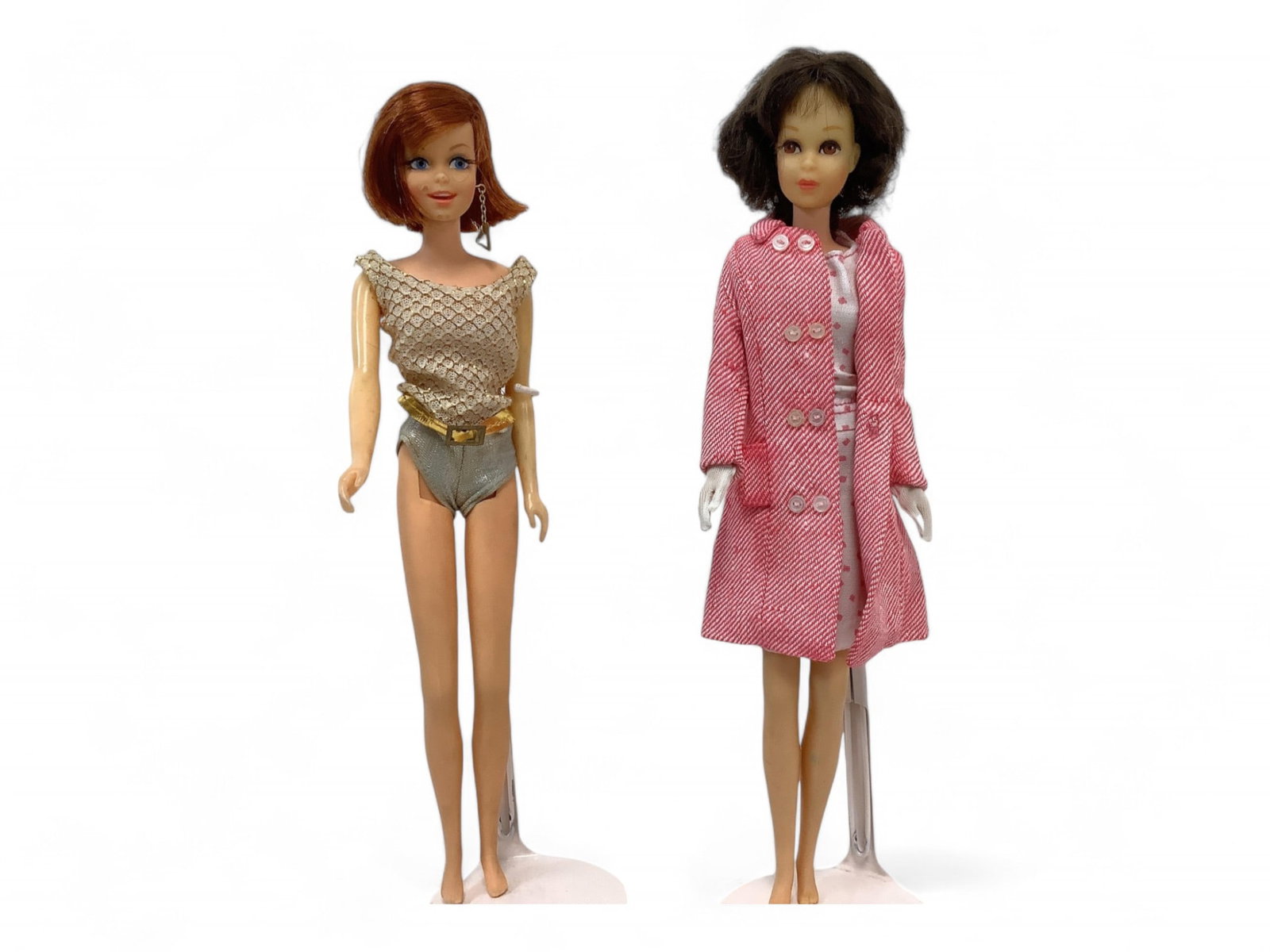 Auburn Casey + Short Hair Francie in Shopping Spree Complete: Auburn Casey + Short Hair Francie in Shopping Spree Complete Two pretty dolls including (1) Auburn Casey has some nicks on her face, her arms are pale.She has her original swimsuit and earring, amazin
