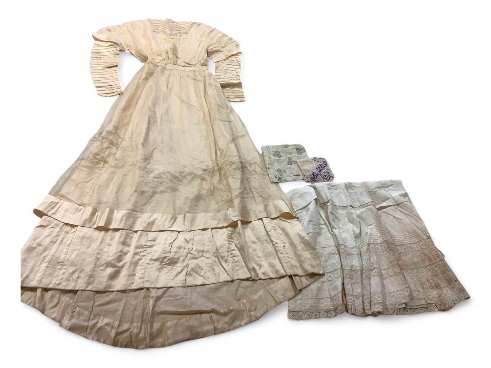 Antique Cream Organza & Satin Wedding Dress with Short Train: Antique Cream Organza & Satin Wedding Dress with Short Train Also includes a lip and hankies. Size SM