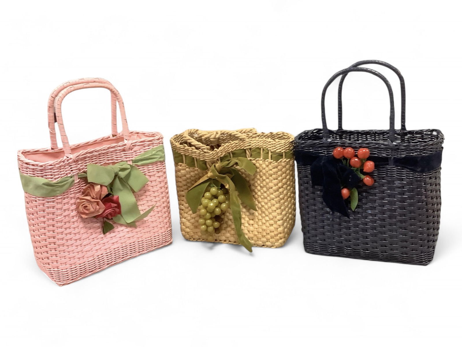 Vintage Woven/Wicker Handbags (1 of 4)