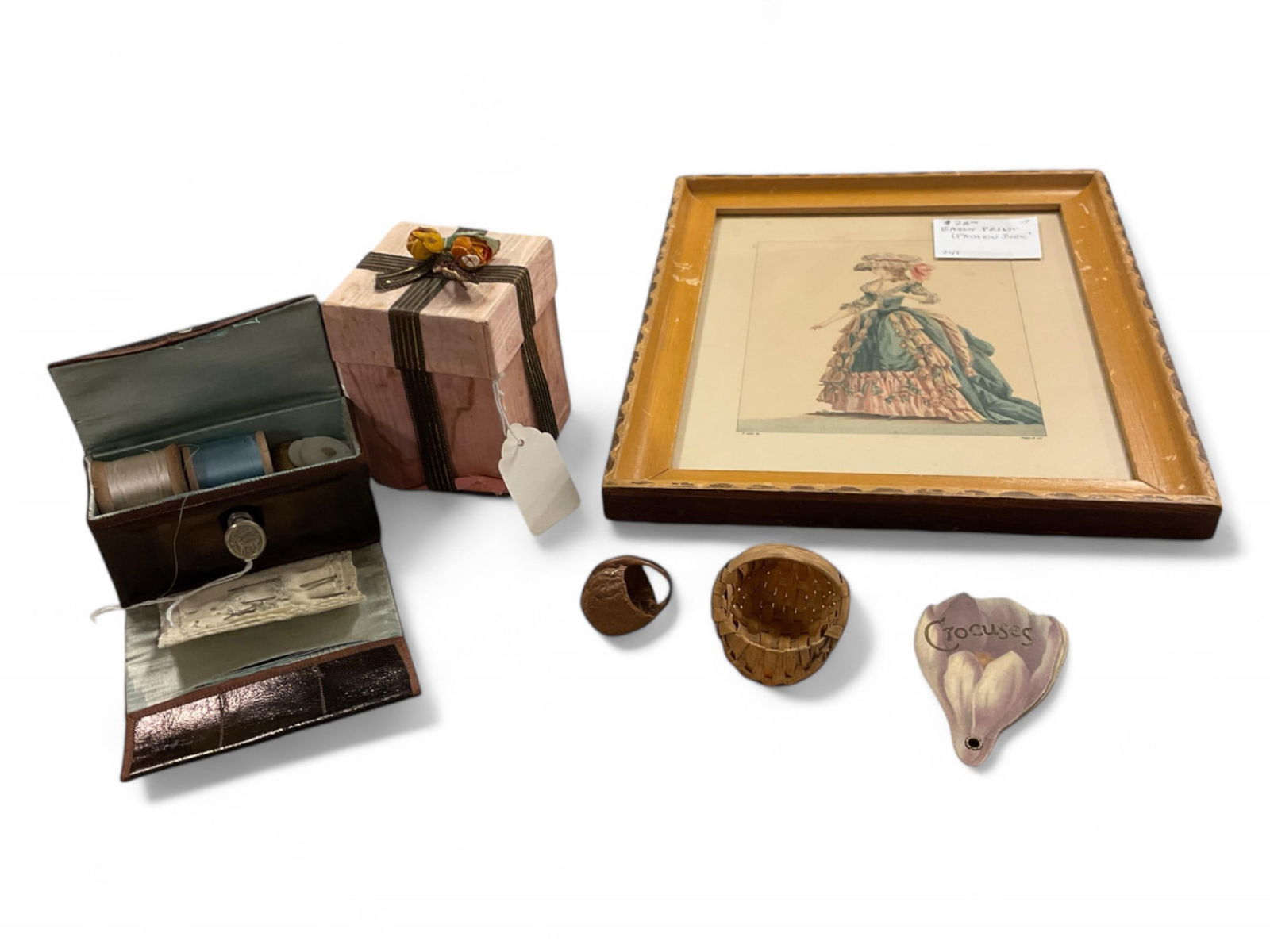 Sewing Kits Mini Baskets and Early Print Picture (1 of 8)