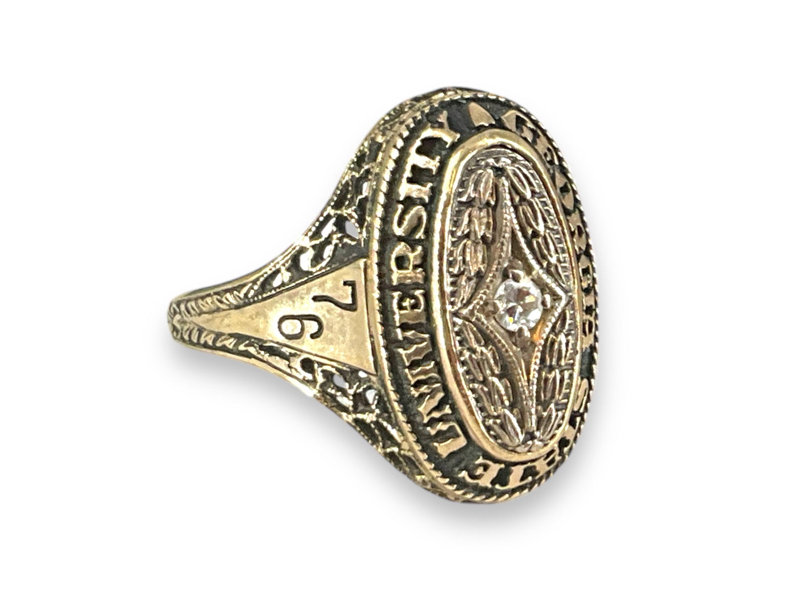 10kt Yellow Gold Class Ring (1 of 6)