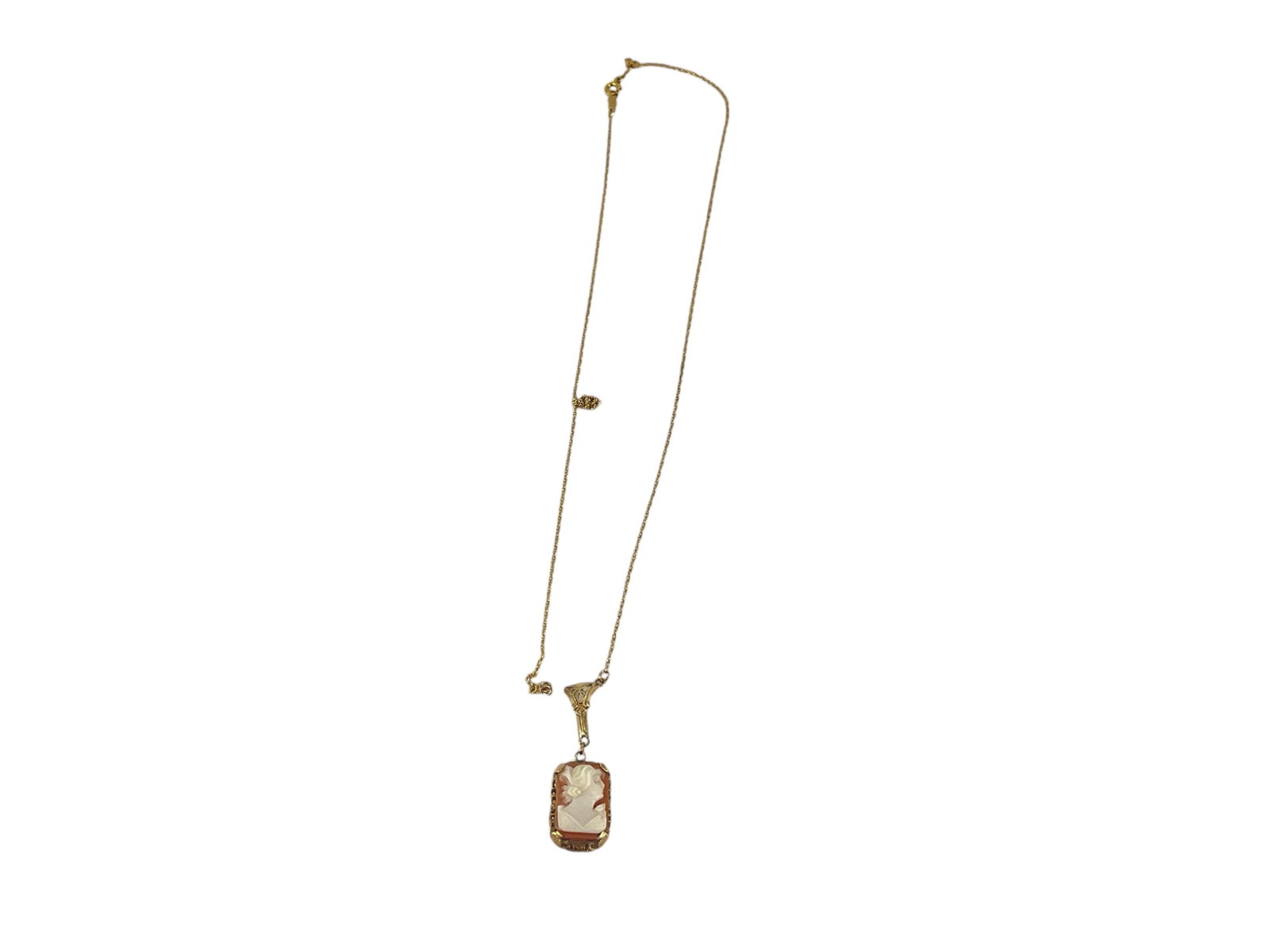 14kt Yellow Gold Necklace With Cameo Pendant: 14kt Yellow Gold Necklace With Cameo Pendant Damaged chain measuring (approx. 15") in length with a (1.32") pendant in the center, rightward facing cameo in a four prong setting (3.2 grams tw).