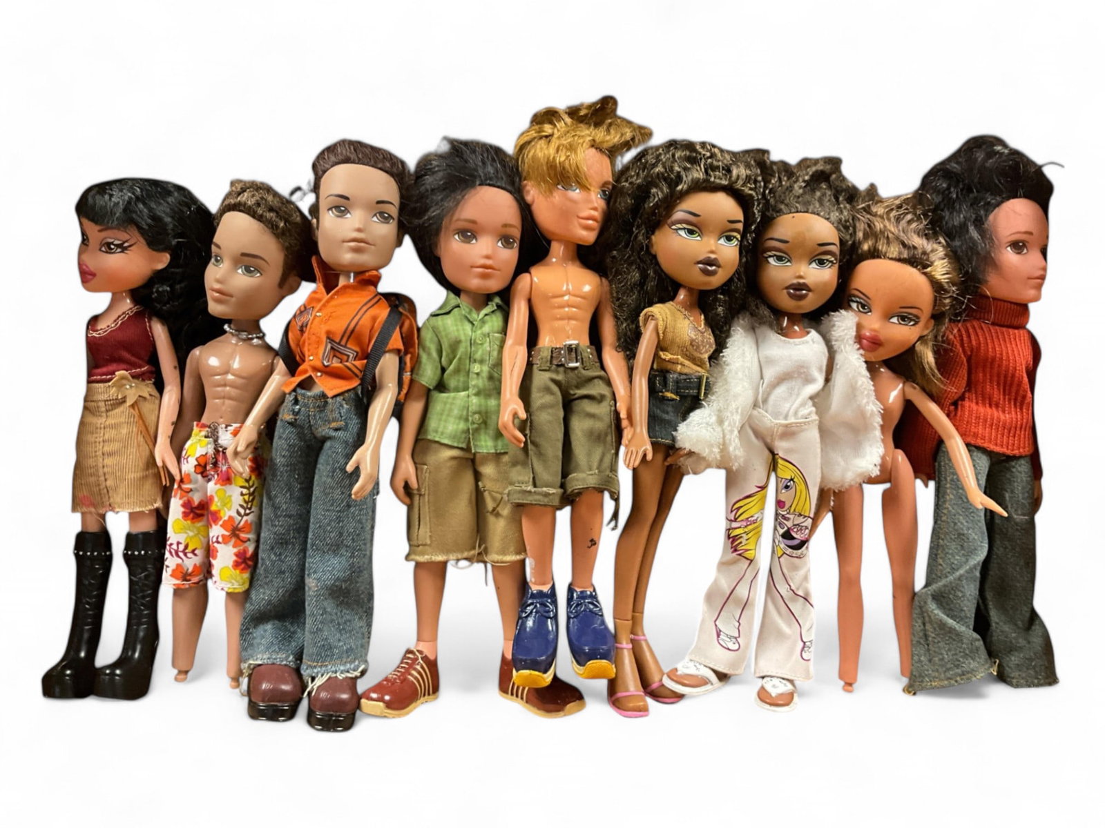 (9) OOB Bratz Dolls: (9) OOB Bratz Dolls