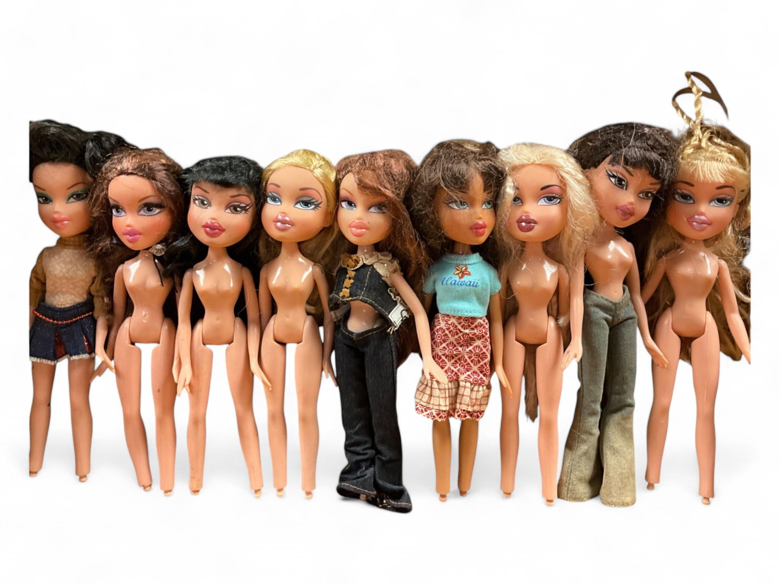 (9) OOB Bratz Dolls: (9) OOB Bratz Dolls