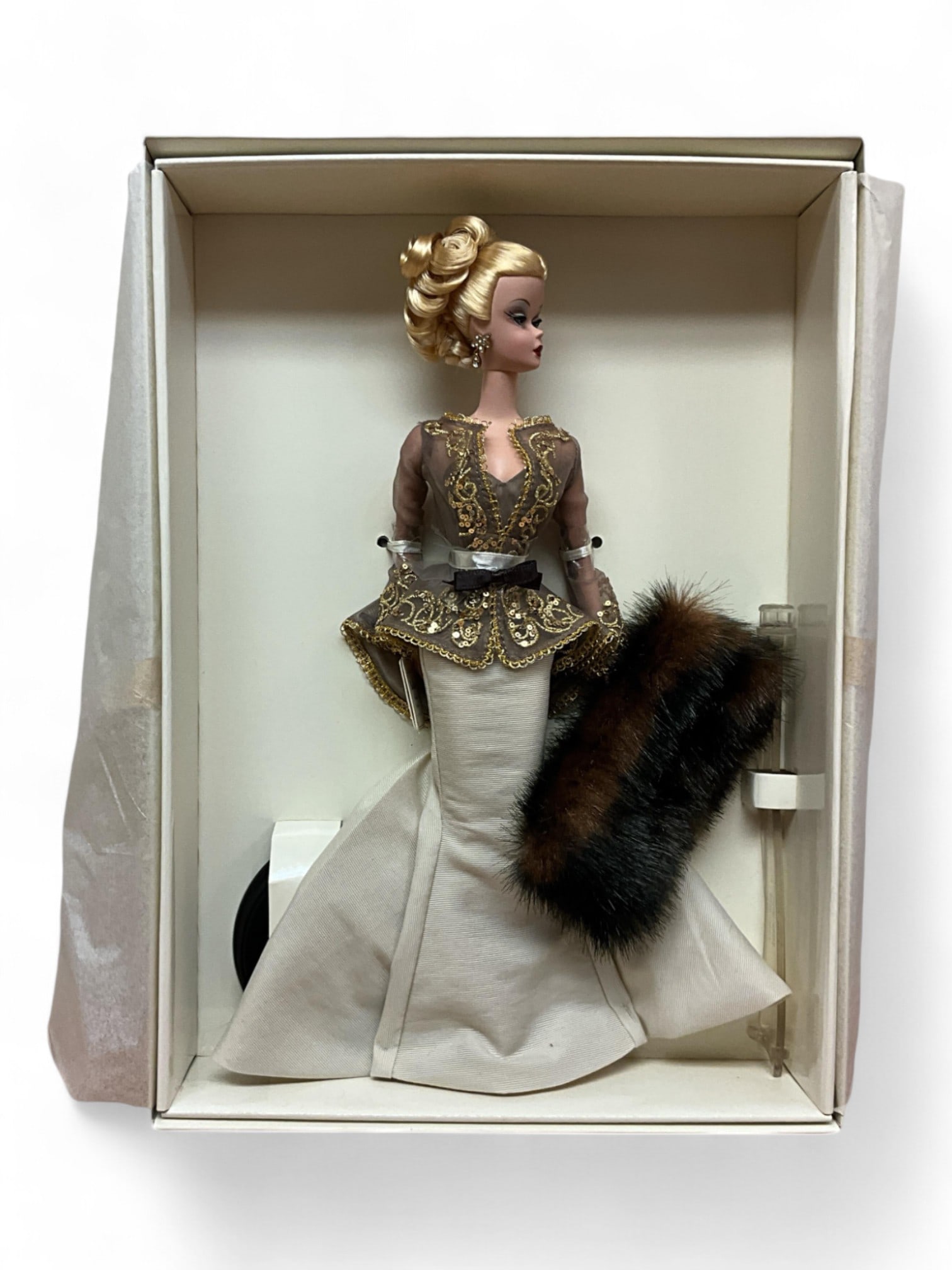 2002 Silkstone "Capucine" Barbie Fashion Model, LE B0146: 2002 Silkstone "Capucine" Barbie Fashion Model, LE B0146Capucineô BarbieÆ doll radiates opulence balanced by sheer sophistication. She is dressed in a creamy cappuccino-colored evening ensem