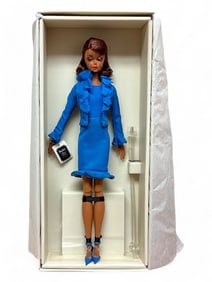 2016 Silkstone Barbie Fashion Model "City Chic Suit" Gold Label Collection DWG57 /10000