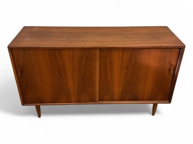 Mid Century Console 30 x 52 x 17 1/4 in. (76.2 x 132.1 x 43.8 cm.)