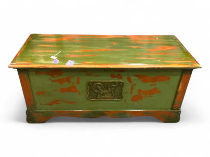 Lane Furniture Distressed Storage Chest 20 x 45 x 19 1/4 in. (50.8 x 114.3 x 48.9 cm.): Lane Furniture Distressed Storage ChestRight hinge needs replaced.20 x 45 x 19 1/4 in. (50.8 x 114.3 x 48.9 cm.)