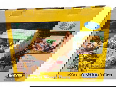 Breyer Run-In Wood Barn No. 303