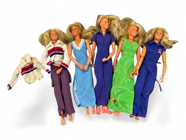 (5) 1970s Jamie Sommers "The Bionic Woman" Action Figure Dolls w/ Fashions
