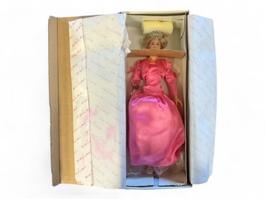 The Princess Diana Royal Wardrobe Collection Fashion Figure by The Danbury Mint