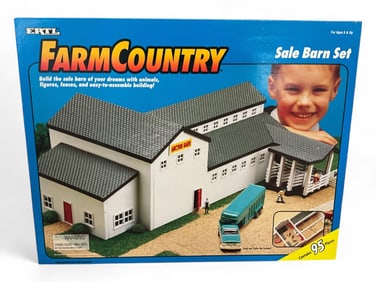 ERTL Farm Country Auction Sale Barn Set