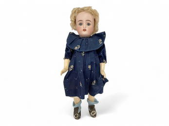 Halbig K&R bisque socket head girl.