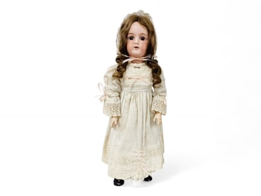 Gans & Seyfarth bisque socket head girl.