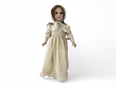 S.F.B.J. Paris bisque socket head girl.