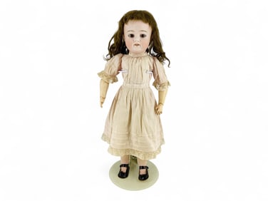 Schoenau & Hoffmeister 5000 bisque socket head child.