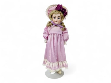 Kestner 154 bisque shoulder head girl.