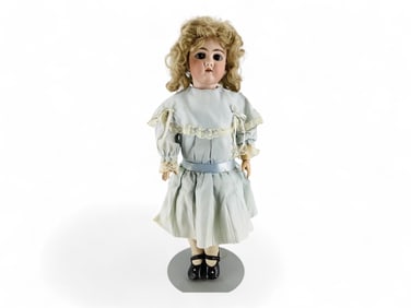 Heinrich Handwerck 109 DEP bisque socket head child.