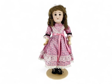 German bisque socket head girl.