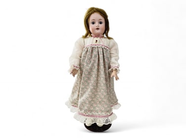 German bisque socket head girl marked "MOA".