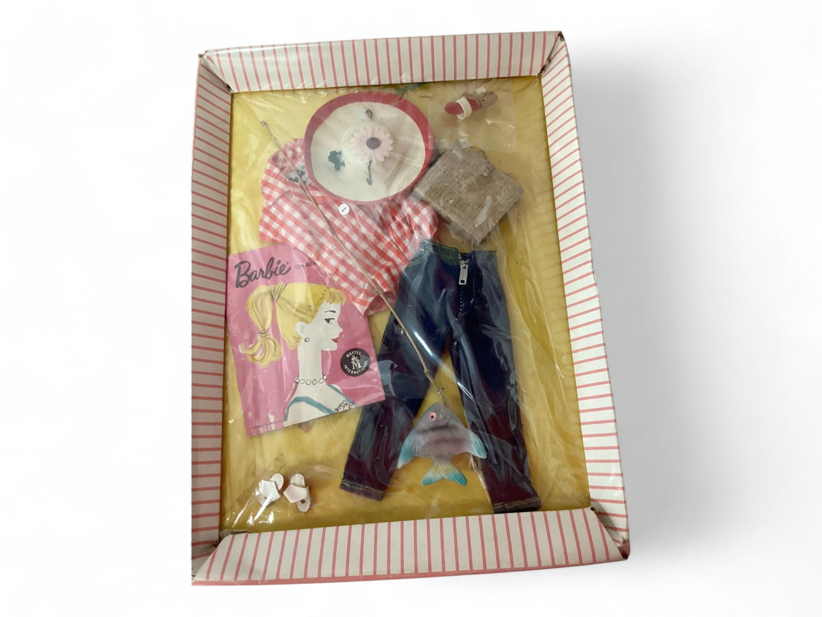 Repackaged Picnic Set Outfit #967 with Original Box (1 of 3)