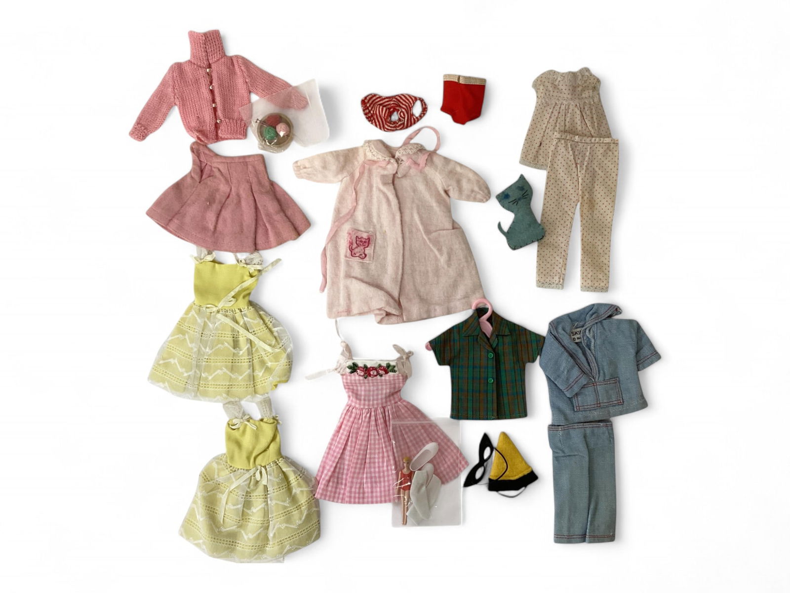 Lot of Skipper Clothes (1 of 10)