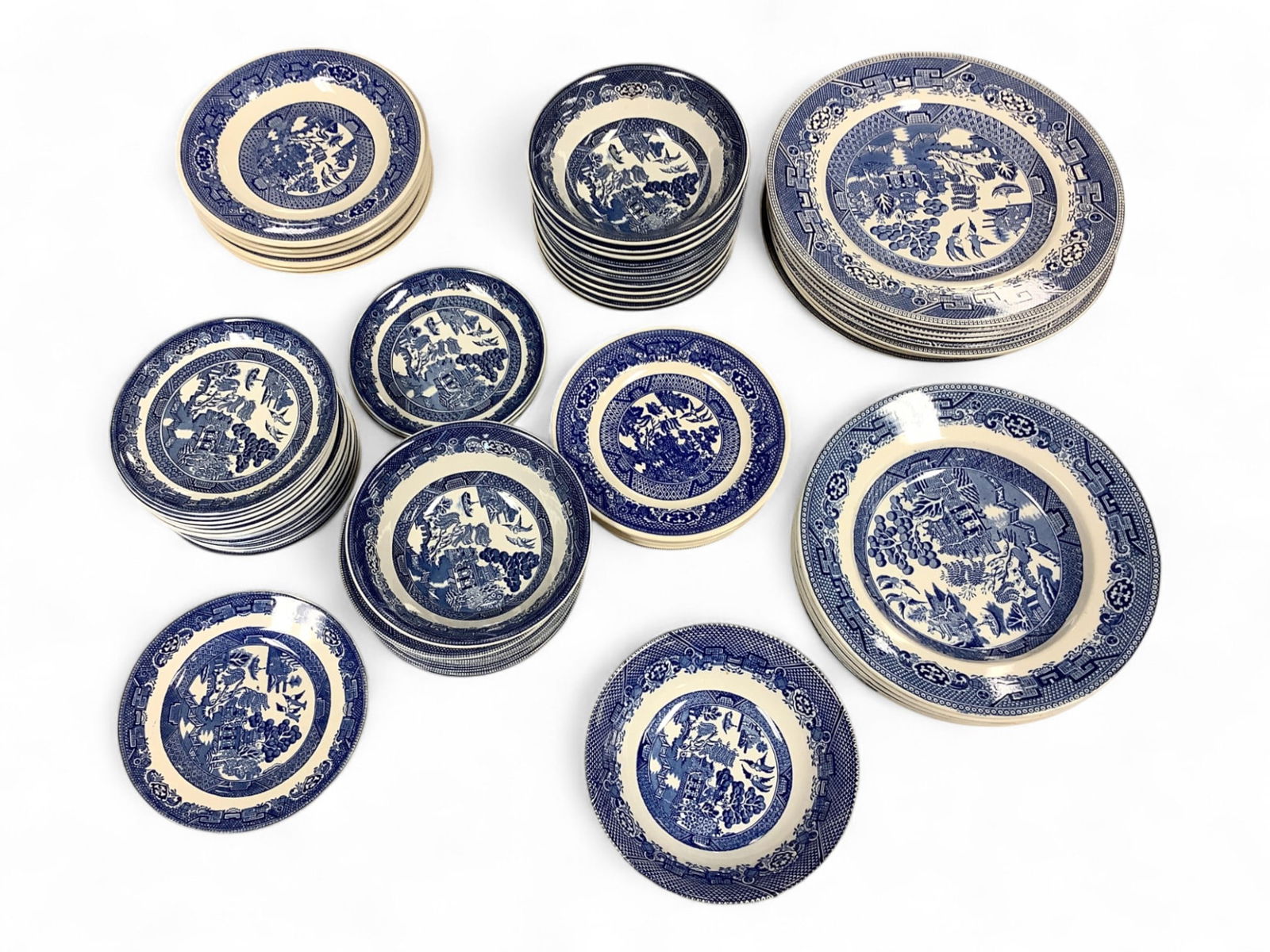 **Blue Willow China - Multiple Makers (68) (1 of 7)