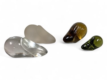 Glass Rabbit Figurines Large 2 x 4 1/4 in. (5.1 x 10.8 cm.), Small 1 1/4 x 2 3/4 in. (3.2 x 7 cm.)