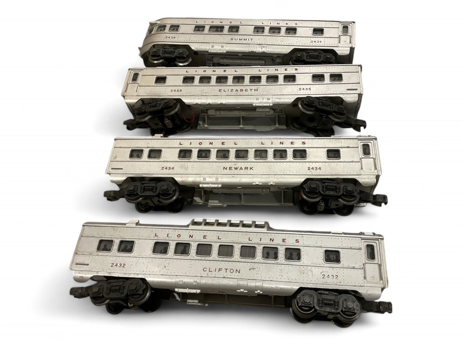 Lionel Postwar Passenger Car Set (1 of 1)
