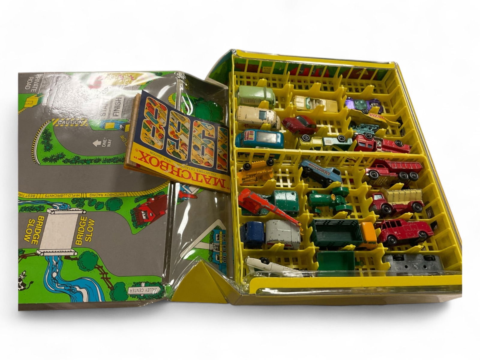 Matchbox Carry Case with Assorted Vehicles (1 of 2)