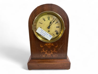 Seth Thomas "Prospect" Mantle Clock ** 13 x 9 x 5 in. (33 x 22.9 x 12.7 cm.)
