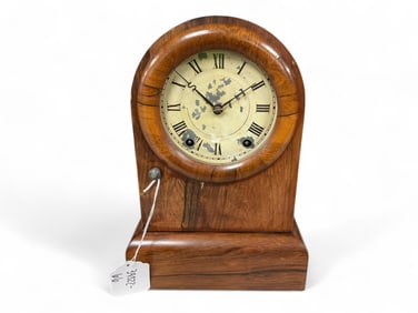 Seth Thomas Mantle Clock ** 12 x 8 1/2 x 4 in. (30.5 x 21.6 x 10.2 cm.)