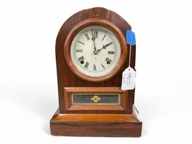 Jerome & Co Mantle Clock ** 14 1/2 x 11 x 4 1/2 in. (36.8 x 27.9 x 11.4 cm.)