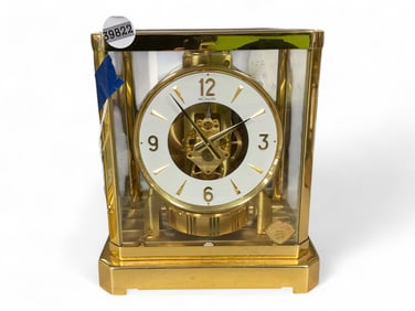 Brass LeCoultre Atmos Clock 15 Jewels ** 9 x 8 x 6 1/2 in. (22.9 x 20.3 x 16.5 cm.)