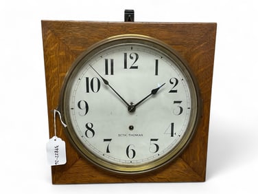 Oak Seth Thomas Square Regulator Clock ** 15 x 15 x 4 in. (38.1 x 38.1 x 10.2 cm.)