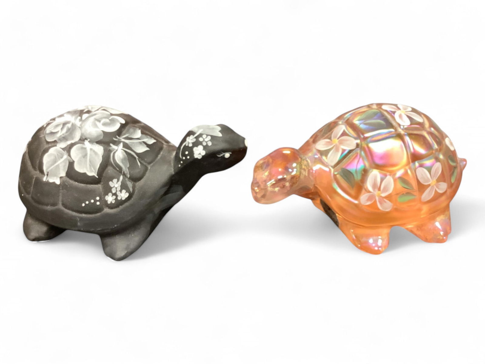 Hand Painted Fenton Turtles x 4 1/4 in. (x 10.8 cm.) (1 of 3)