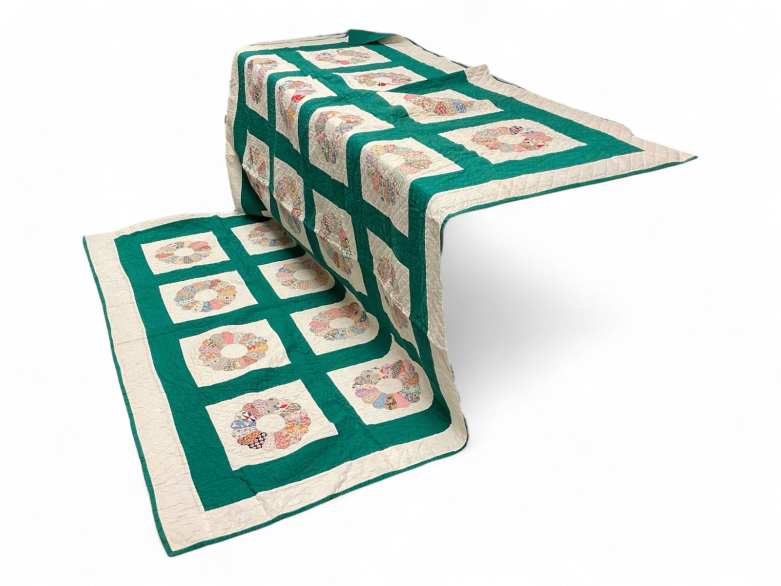 Dresden Plate Hand Stitched Quilt 76" X 95" (1 of 4)