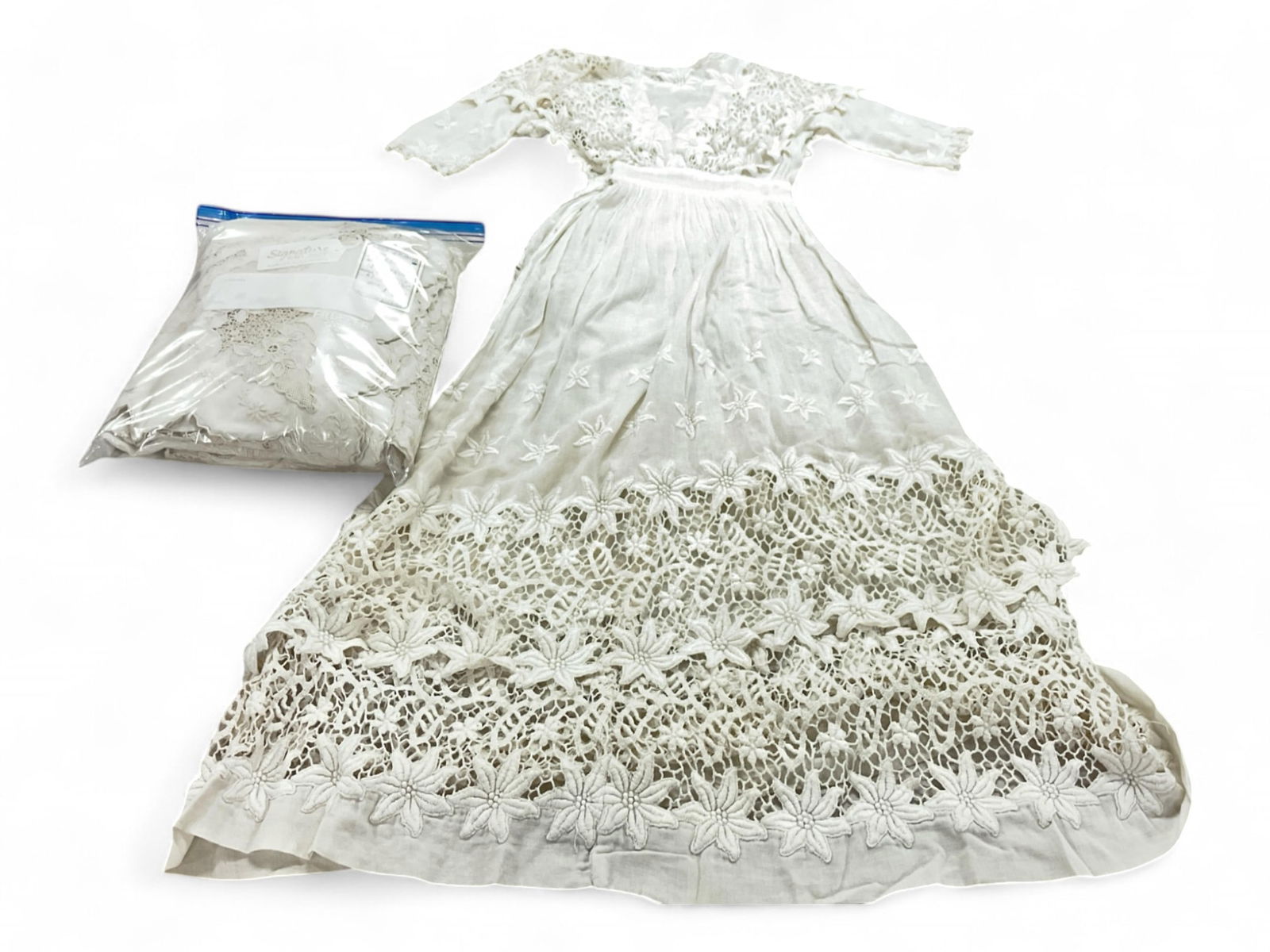 Tablecloth. Crocheted and Embroidered Dress (1 of 13)