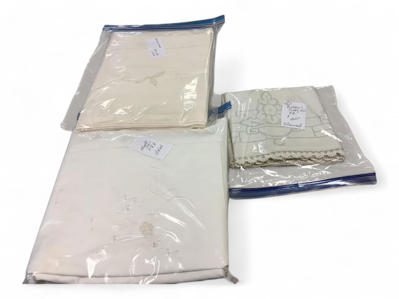 Vintage Embroidered Sheets & Pillowcases (1 of 5)