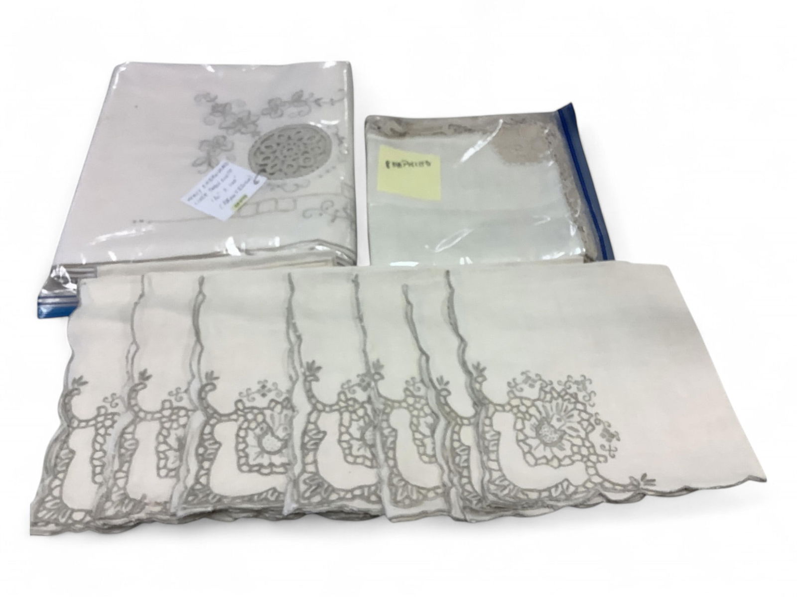 Lovely Vintage Hand Embroidered and Cutwork Linens - 16 Napkins -Tablecloth Table cloth 130" x 100" (1 of 5)