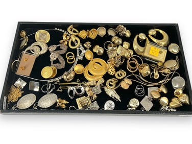 Multiple Vintage Jewelry Piececes