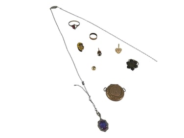 Assortment of Vintage to Antique Jewelry Pieces Including 14k