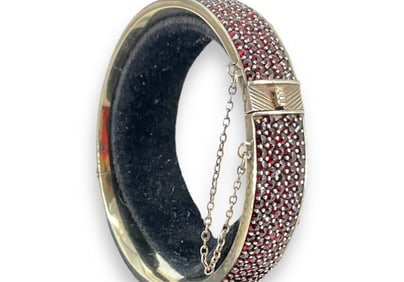 Well-Made Vintage Bangle Bracelet with Rows of Garnets
