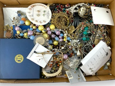 Assortment of Fashion Jewelry & Accessories