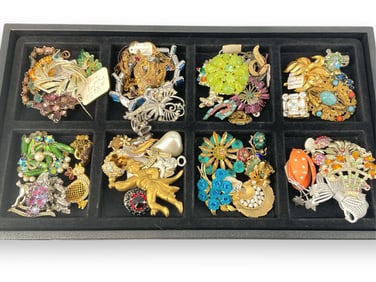 Assortment of Vintage Accessories