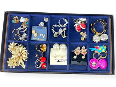 Assortment of Fashion Earrings