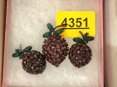 Signed "Warner" Vintage Sweet Berry Pin w/Matching Earrings