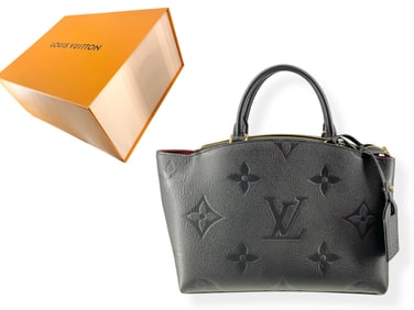 Like New Louis Vuitton Petit Palais Handbag